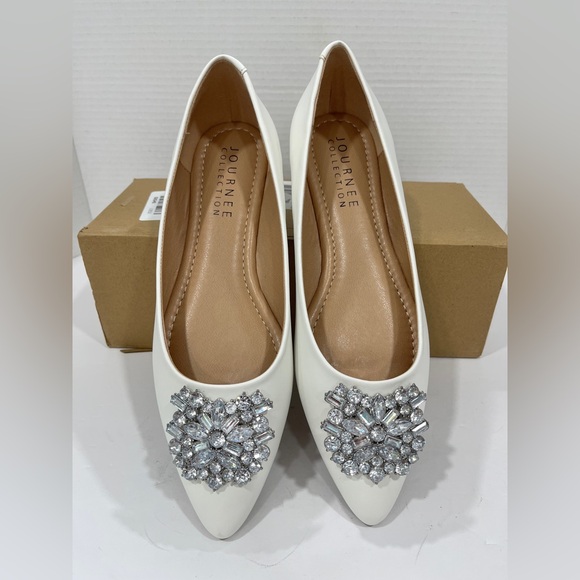 Journee Collection Womens Renzo‎ Pointed Toe Ballet Flats. 10M. Ivory - Picture 5 of 6
